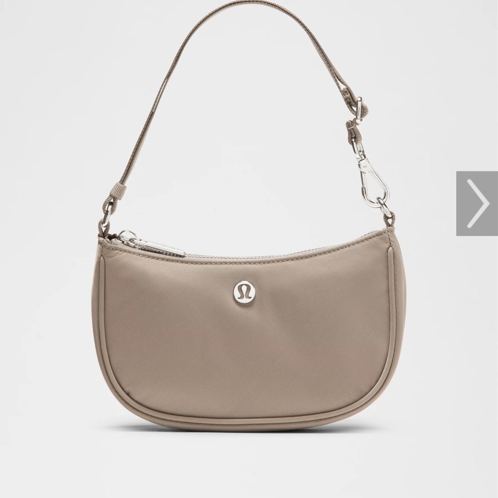 Lululemon Mini City Essentials Shoulder Bag✨🌟